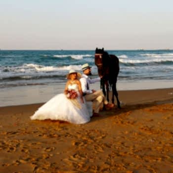 Gelin Damat Sahil ve Orman Atlı Çekimler 60 Dk 1 At Kiralama